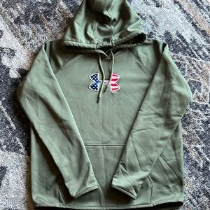 Under Armour men’s Medium hoodie